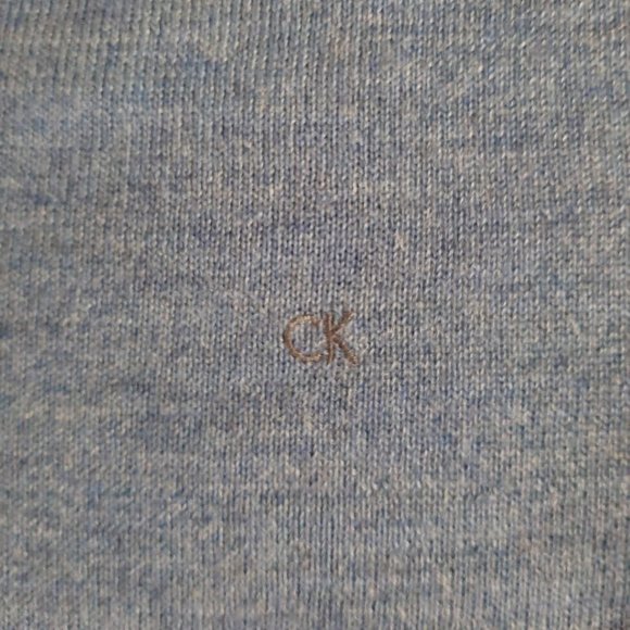 Calvin Klein Sweater - Picture 4 of 8